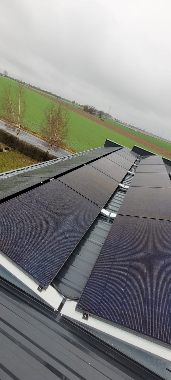 Moduły fotowoltaiczne na dachu skośnym Wielkopolska Energia z Głową